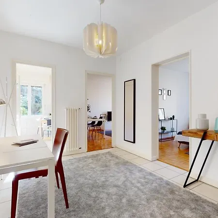 Magnificent With Balcony In Apartman